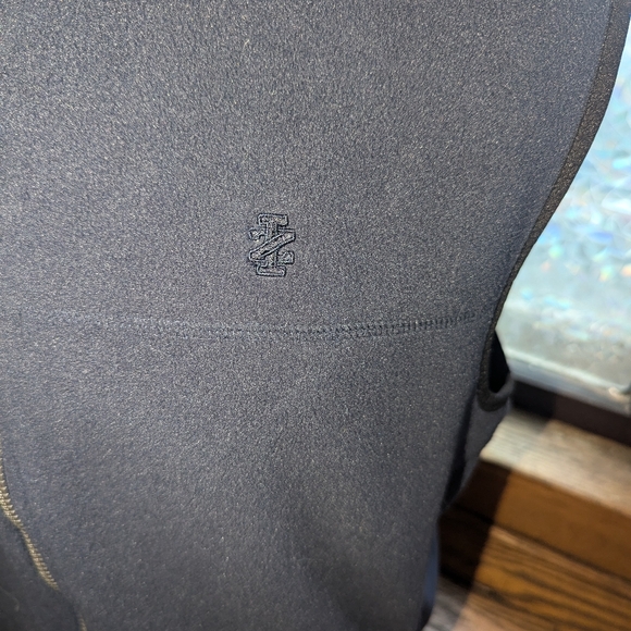 Mens Izod Navy Blue Sweater vest - Picture 2 of 10